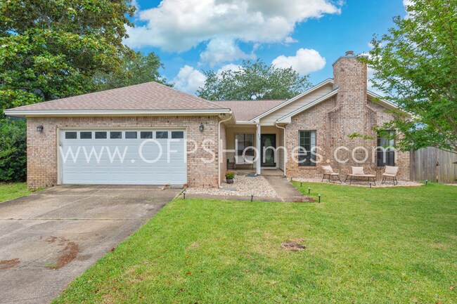 Building Photo - 3/2 in Destin!! AVAILABLE JULY 1