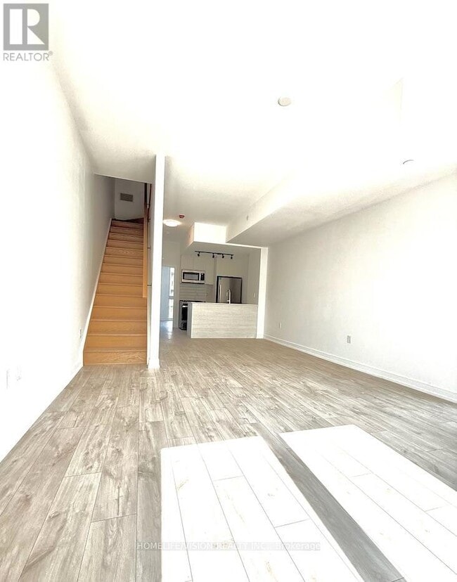 Building Photo - 170-170 Clonmore Dr