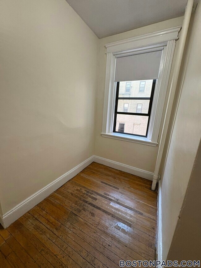 Building Photo - 1156 Commonwealth Ave