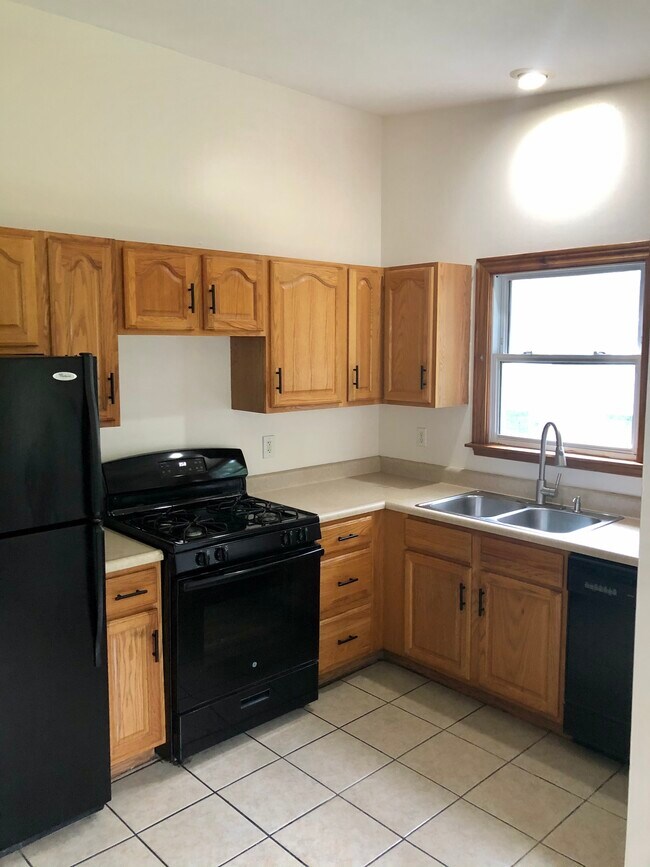 Updated Kitchen - 4307 Franklin Ave