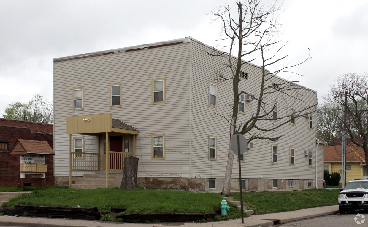 Primary Photo - 2936 E Washington St