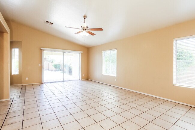 Foto del edificio - 1685 W Pinon Ct