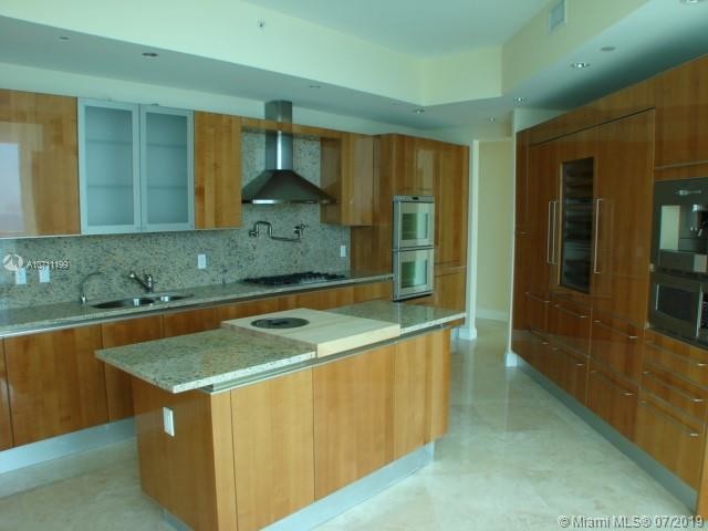 Foto del edificio - 16047 Collins Ave