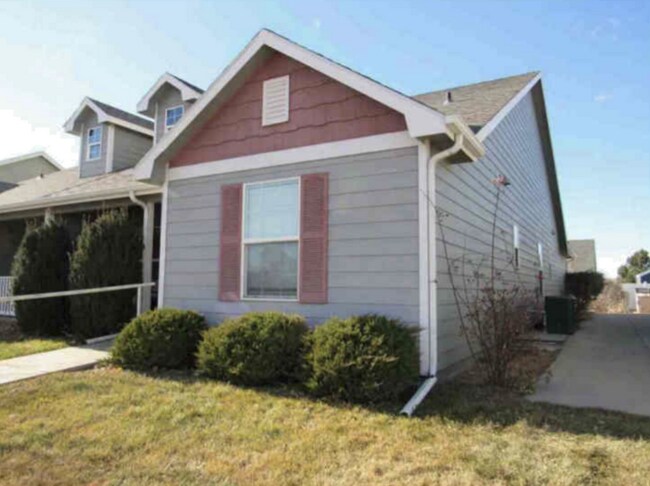 Building Photo - 915 Alta Mae St