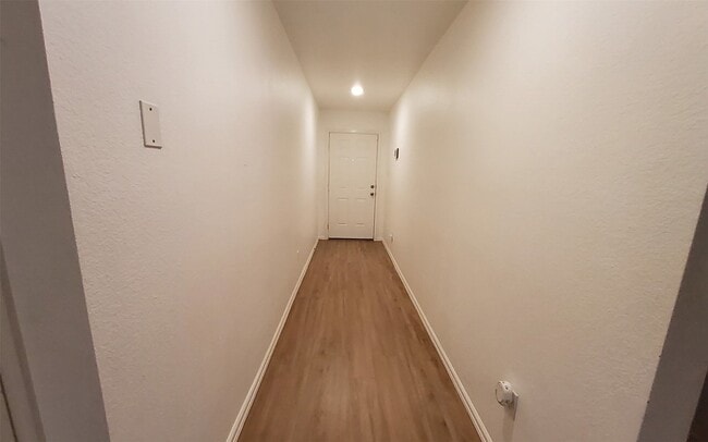 Building Photo - 27022 Breakaway Ln