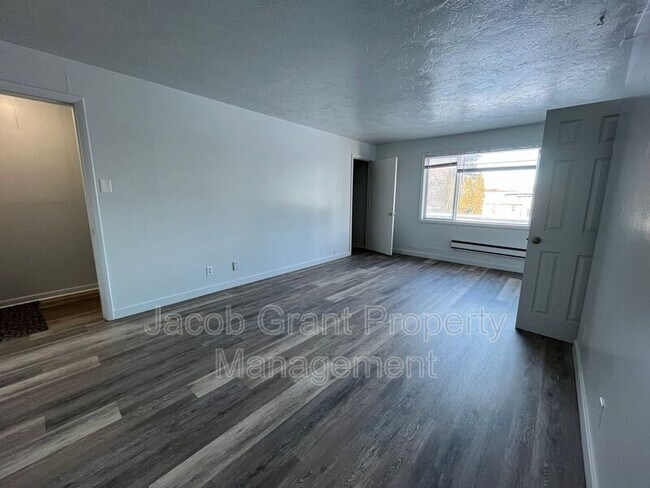 Foto del edificio - 575 Tiger Ave