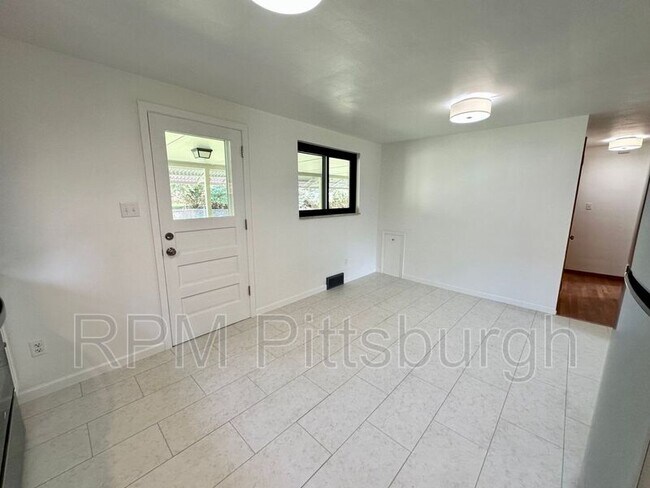 Photo - 6416 Verona Rd House