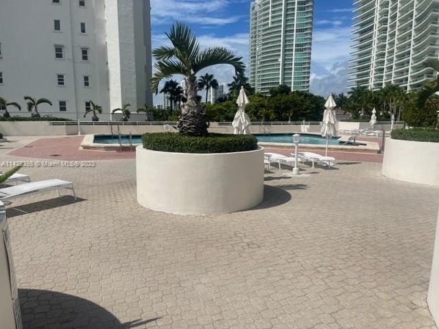Foto del edificio - 20185 E Country Club Dr