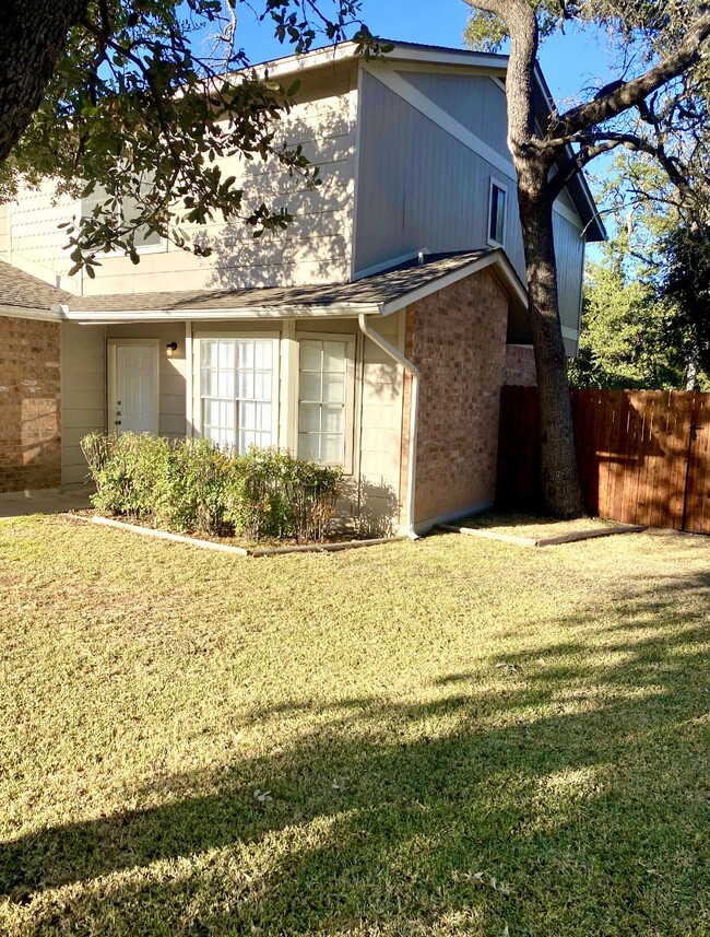 Building Photo - 8000 Tuscarora Trl