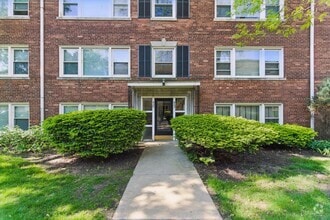 Building Photo - 905 Austin St