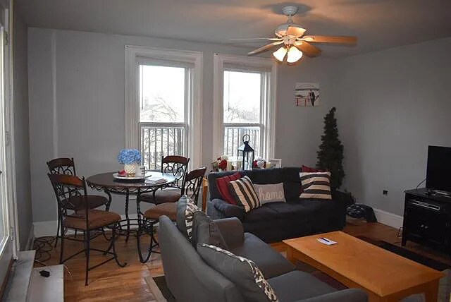 Living Room - 1520 -1524 North Jackson Street