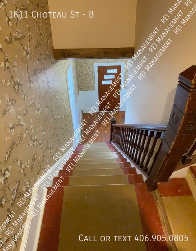 Building Photo - Newly Remodeled, 2 bed/1 bath duplex in He...