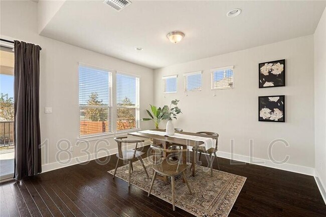 Building Photo - 5414 Traviston Dr