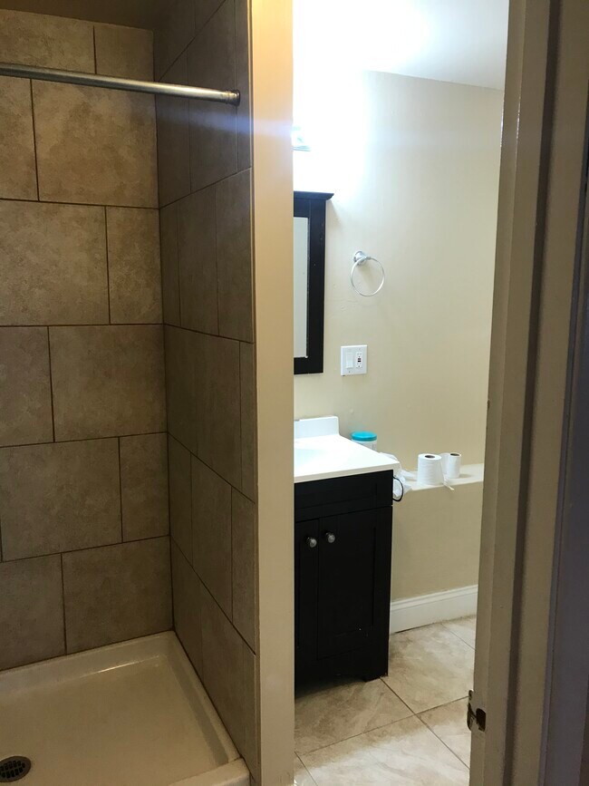 Building Photo - 3029 Broadmoor View
