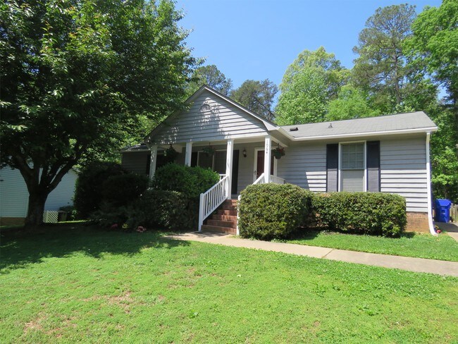 Building Photo - 1064 Summit Dr