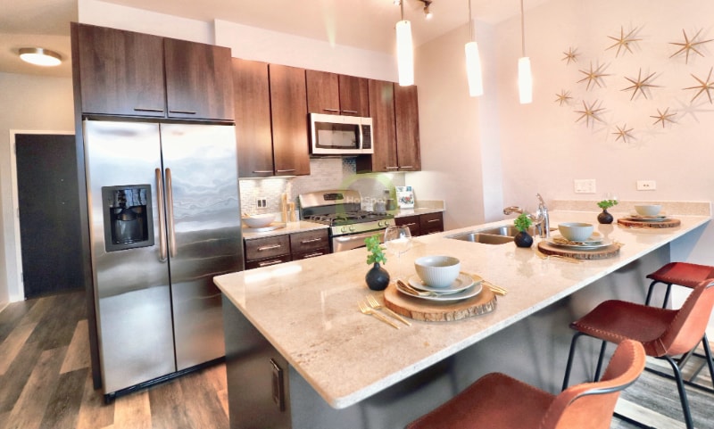 Photo - 460 W Huron St (Chicago, IL)