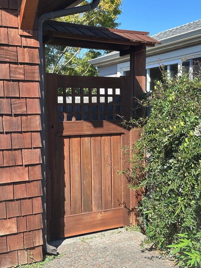 Foto del edificio - Charming Studio Loft in Arcata – Close to Plaza & Cal Poly Humboldt