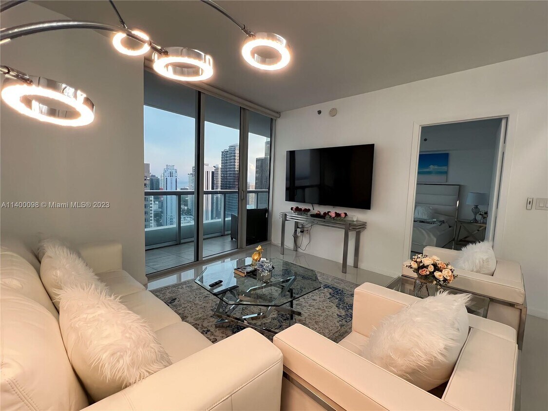 Primary Photo - 485 Brickell Ave