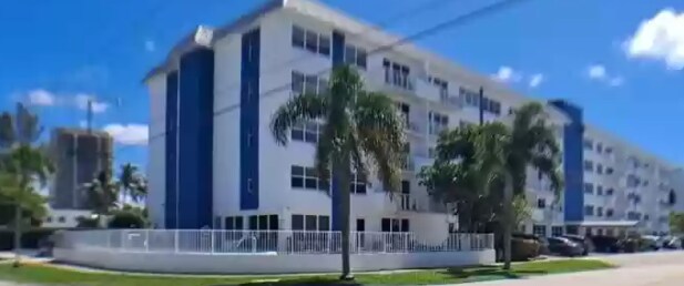vista del edificio de esquina - 550 Bayshore Dr