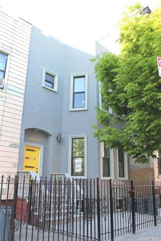 Primary Photo - 283 Cornelia St