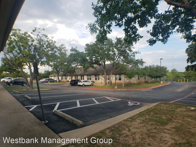 Building Photo - 4 br, 1 bath House - 8700 Manchaca Rd #501