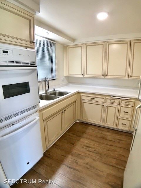 Primary Photo - 2 br, 2 bath House - 290 N Fairview Ave. #2