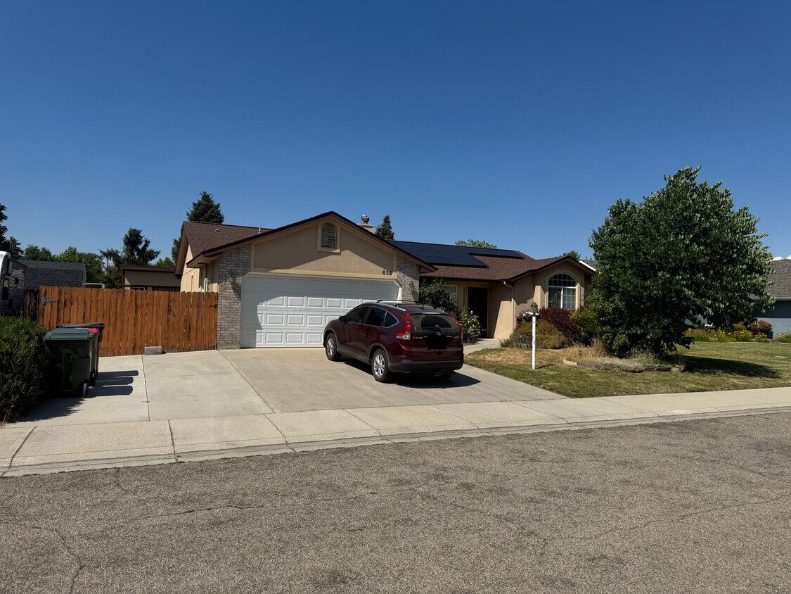 Foto principal - Cozy Single-Level Home in Quiet Neighborhood