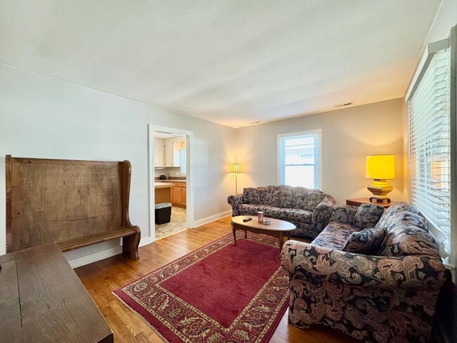 Building Photo - Your search ends here! Rent today!!