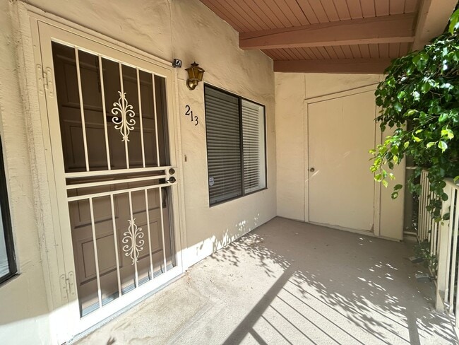 Foto del edificio - Spacious 2 Bedroom, 2 Bathroom Condo