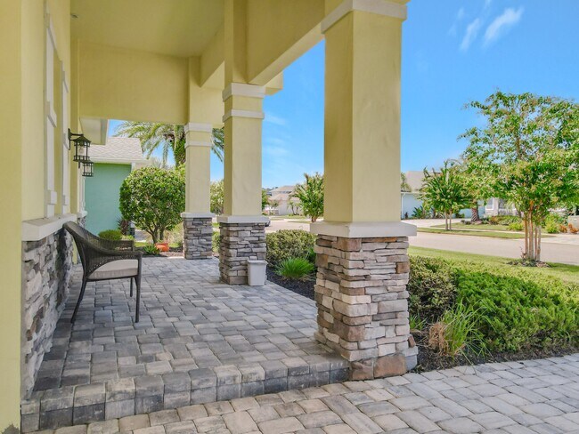 Foto del edificio - 3008 King Palm Dr
