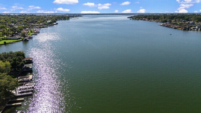 Foto del edificio - 12738 Lake Conroe Hills Dr