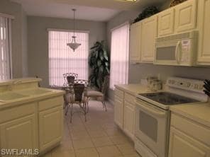 Building Photo - 2185 Arielle Dr