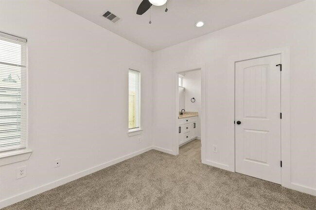 Foto del edificio - 4705 Idaho St