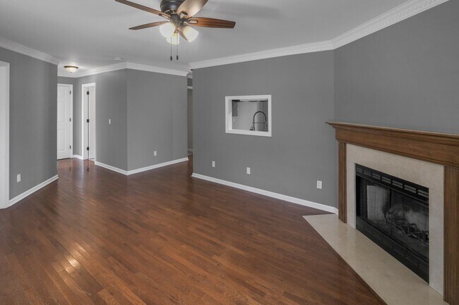 Foto del edificio - COMING SOON! Pet Friendly, 4 Bedroom 2 bat...