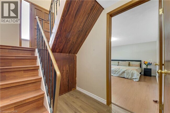 Building Photo - 402 Lakeview Dr