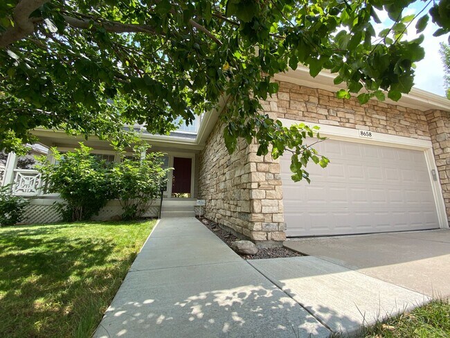 Foto del edificio - Great Highlands Ranch Home on the Golf Course!