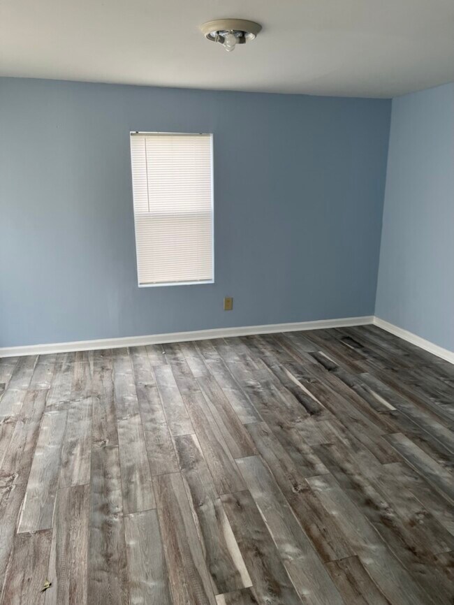 Frontroom - 1377 Wabash Ave