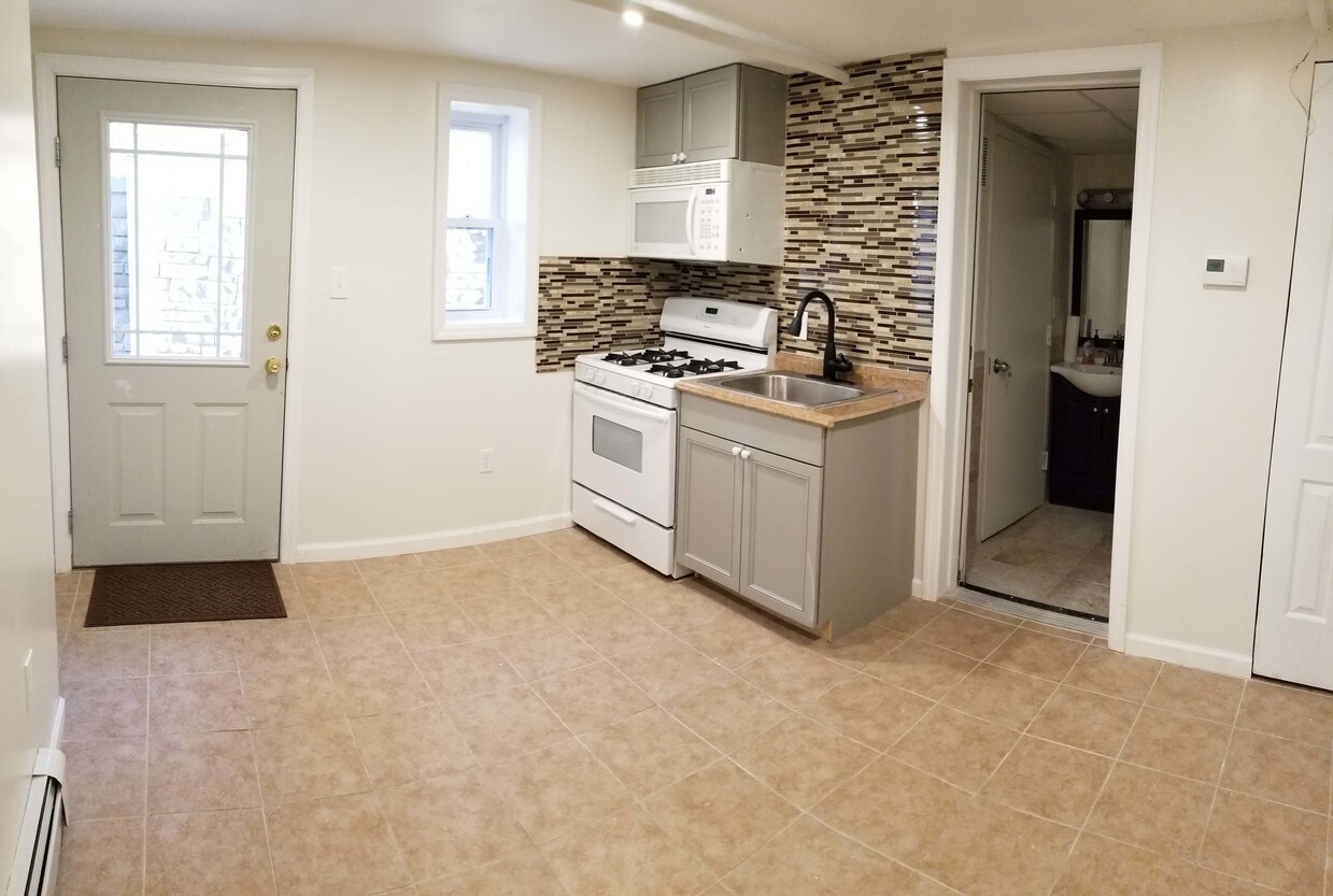 Kitchen - 160-45 95th St