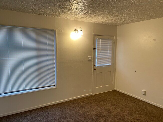 Foto del edificio - 1101 E 420 S St