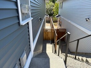 Building Photo - 4549 Suncrest Rd
