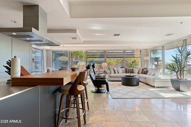 Building Photo - 7137 E Rancho Vista Dr