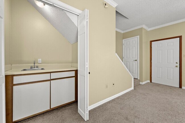 Foto del edificio - 5387 Rosedown Ct