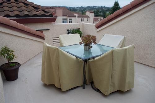 Building Photo - 1951 O'Farrell St