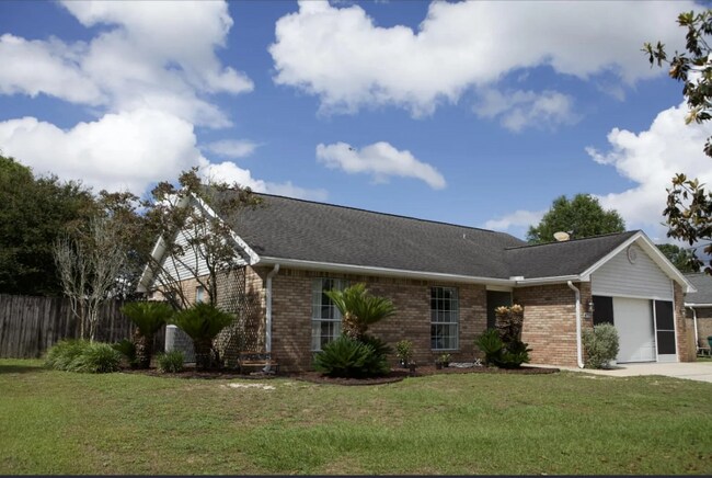 Building Photo - 4770 Coronado Cir