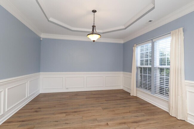 Foto del edificio - Welcome to this stunning 3-bedroom, 2-bath...