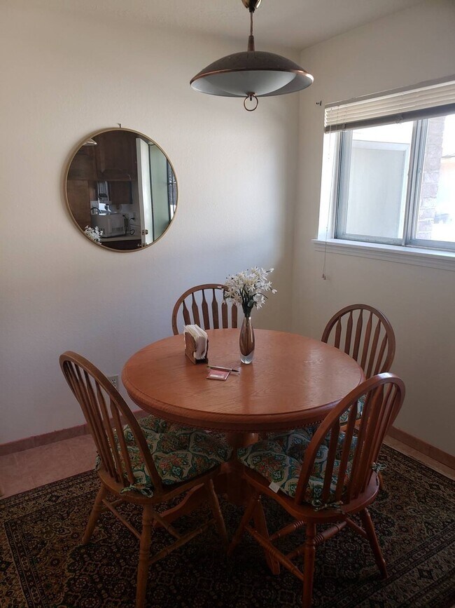 Building Photo - Beautiful 3 Bdr/2Bth home located in the U...