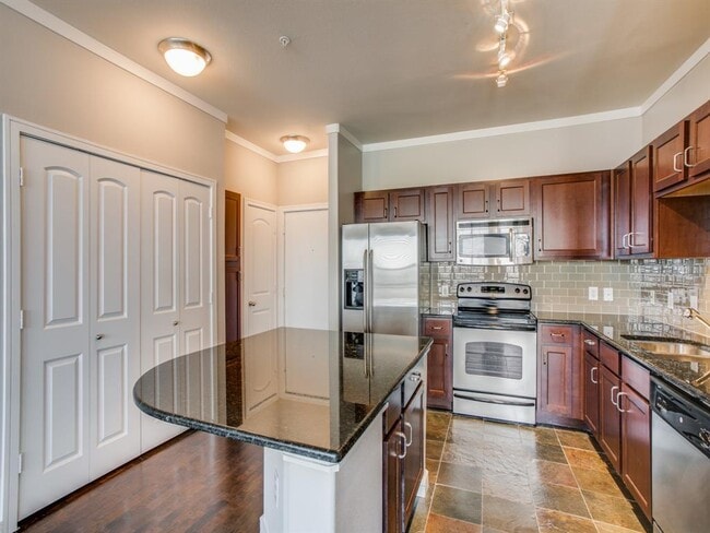 Building Photo - 609 Cabral Cir