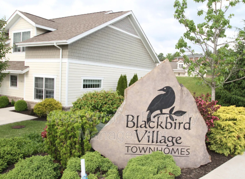 Foto principal - 198 Blackbird Village Cir