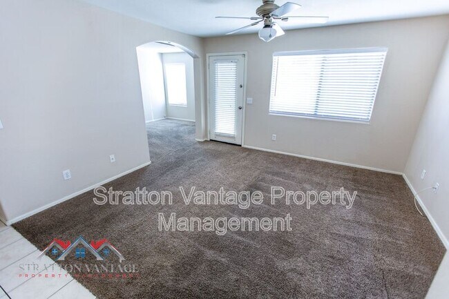 Building Photo - 12913 W Palm Ln