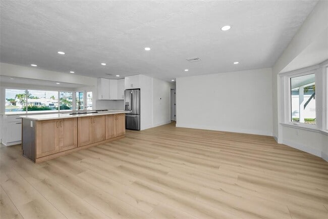 Foto del edificio - 790 116th Ave